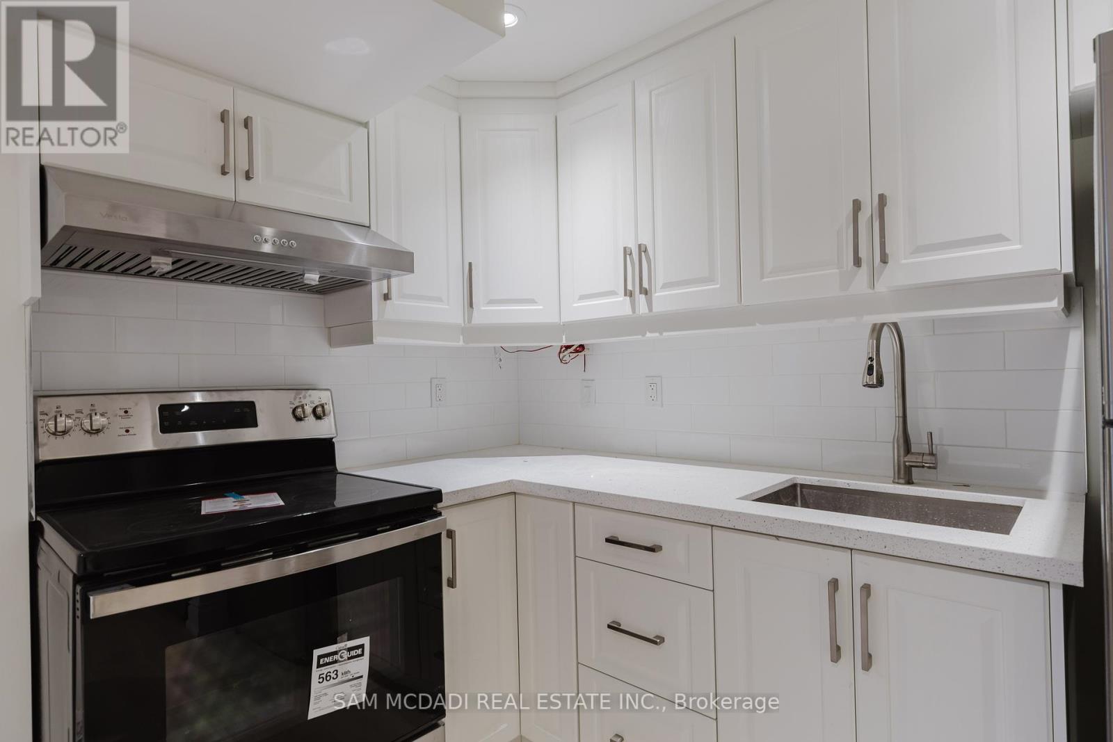 5489 Festival Drive, Mississauga, Ontario  L5M 0G6 - Photo 10 - W12264039