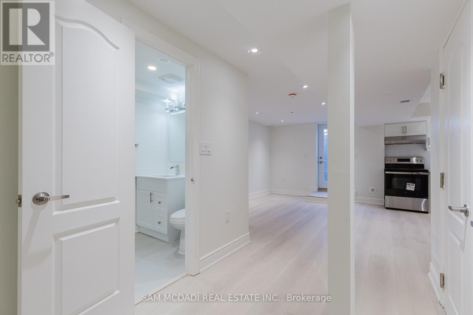 5489 Festival Drive, Mississauga, Ontario  L5M 0G6 - Photo 12 - W12264039