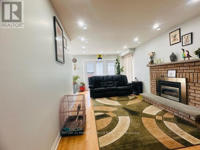 15 Lord Simcoe Drive, Brampton, Ontario  L6S 5G4 - Photo 11 - W12264149