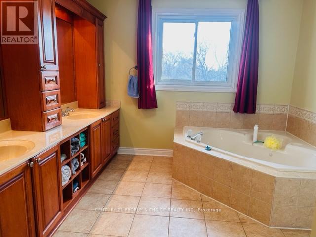 15 Lord Simcoe Drive, Brampton, Ontario  L6S 5G4 - Photo 26 - W12264149