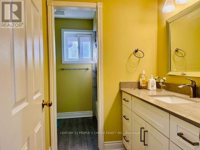 15 Lord Simcoe Drive, Brampton, Ontario  L6S 5G4 - Photo 27 - W12264149