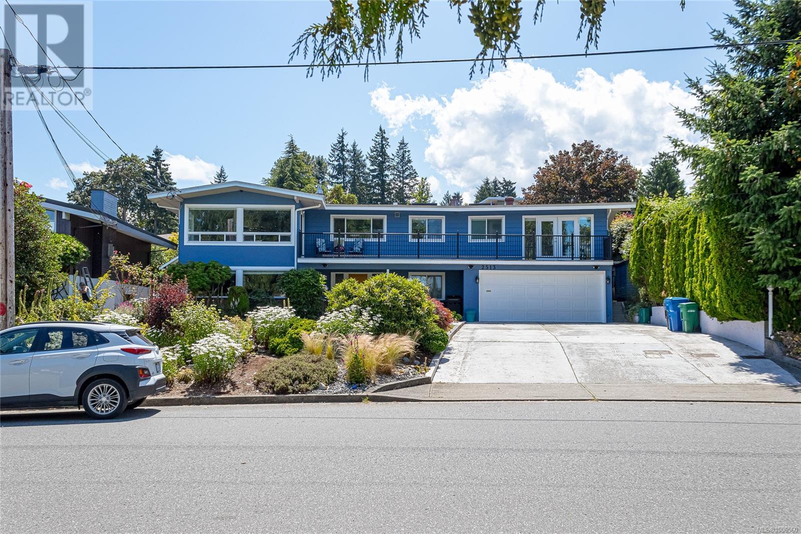 Property at 2513 Cosgrove Cres image 3