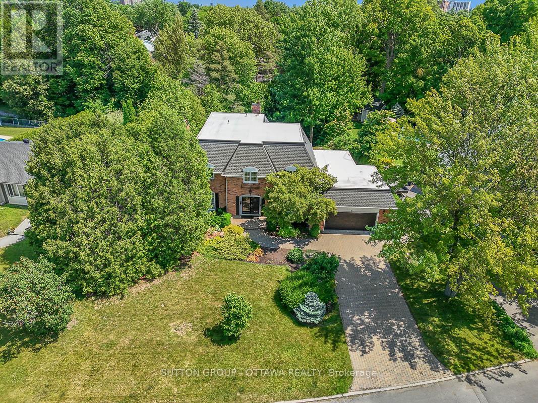Property at 31 CHINOOK CRESCENT image 2