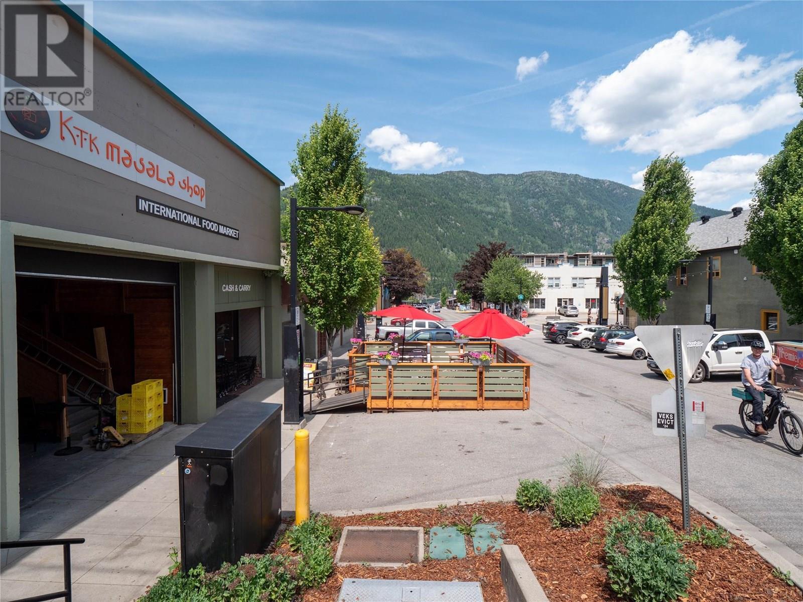 696 Baker Street, Nelson, British Columbia