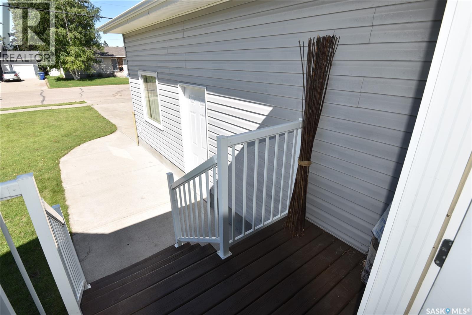113 6th Street E, Nipawin, Saskatchewan  S0E 1E0 - Photo 3 - SK011628