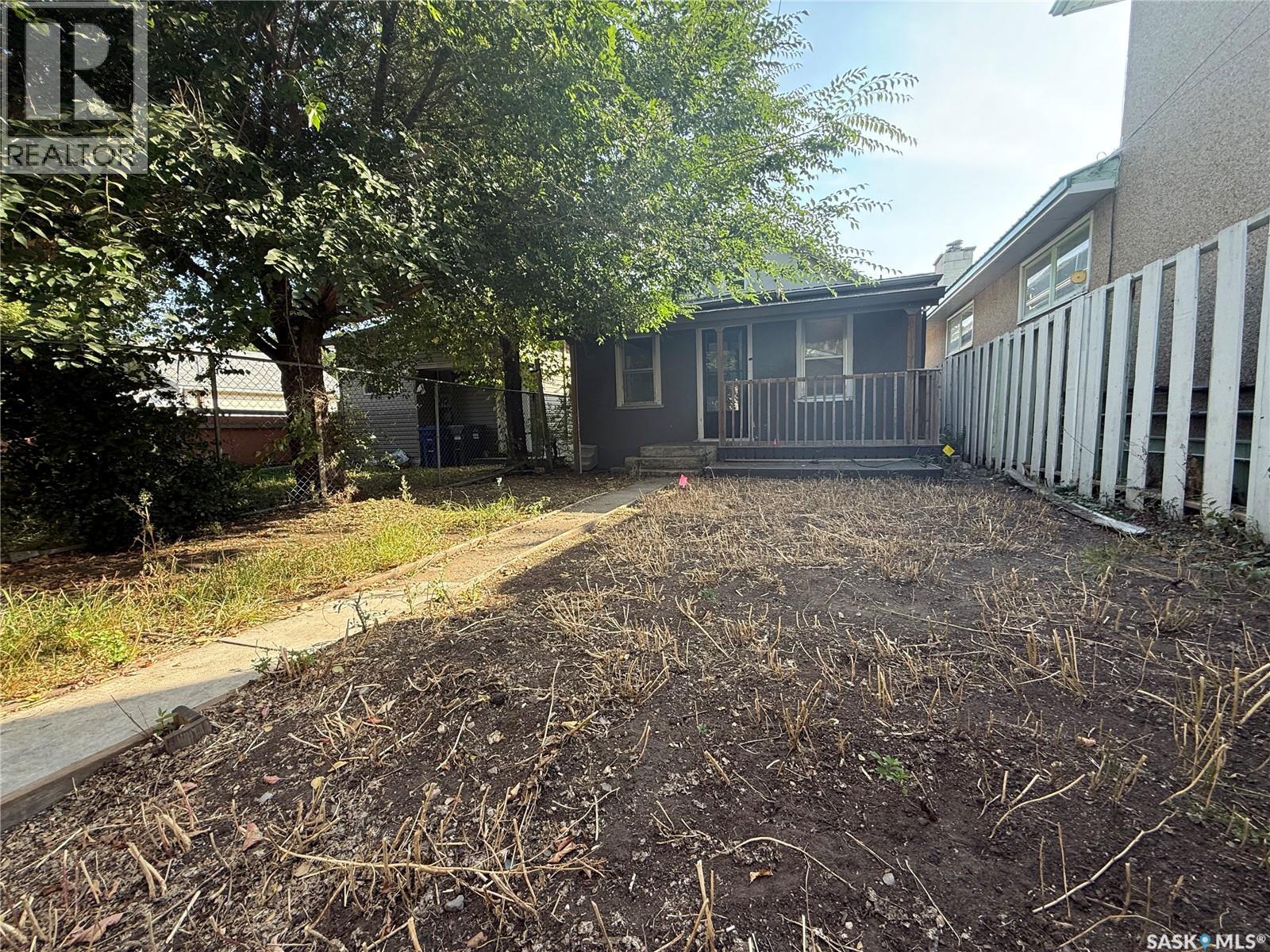 133 M Avenue S, Saskatoon, Saskatchewan  S7M 2K1 - Photo 25 - SK011532