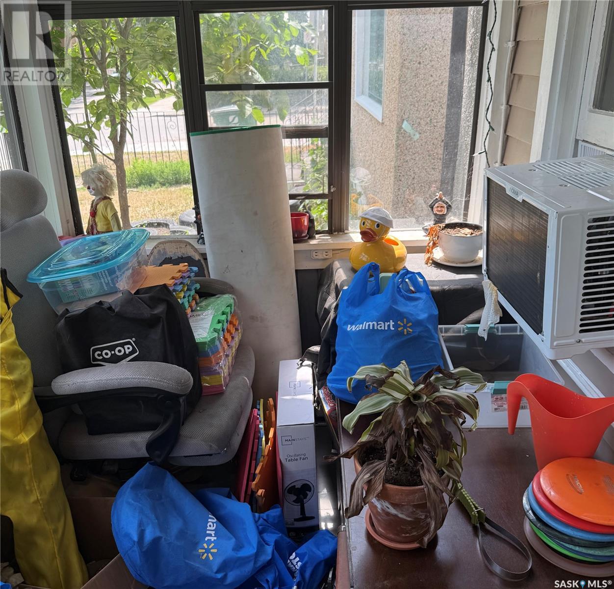 Property at 133 M AVENUE S image 3