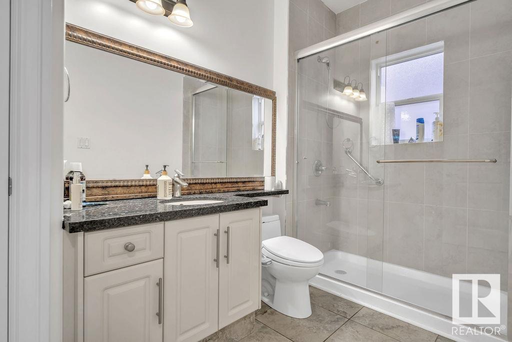 Property at 6724 12 AV SW image 5