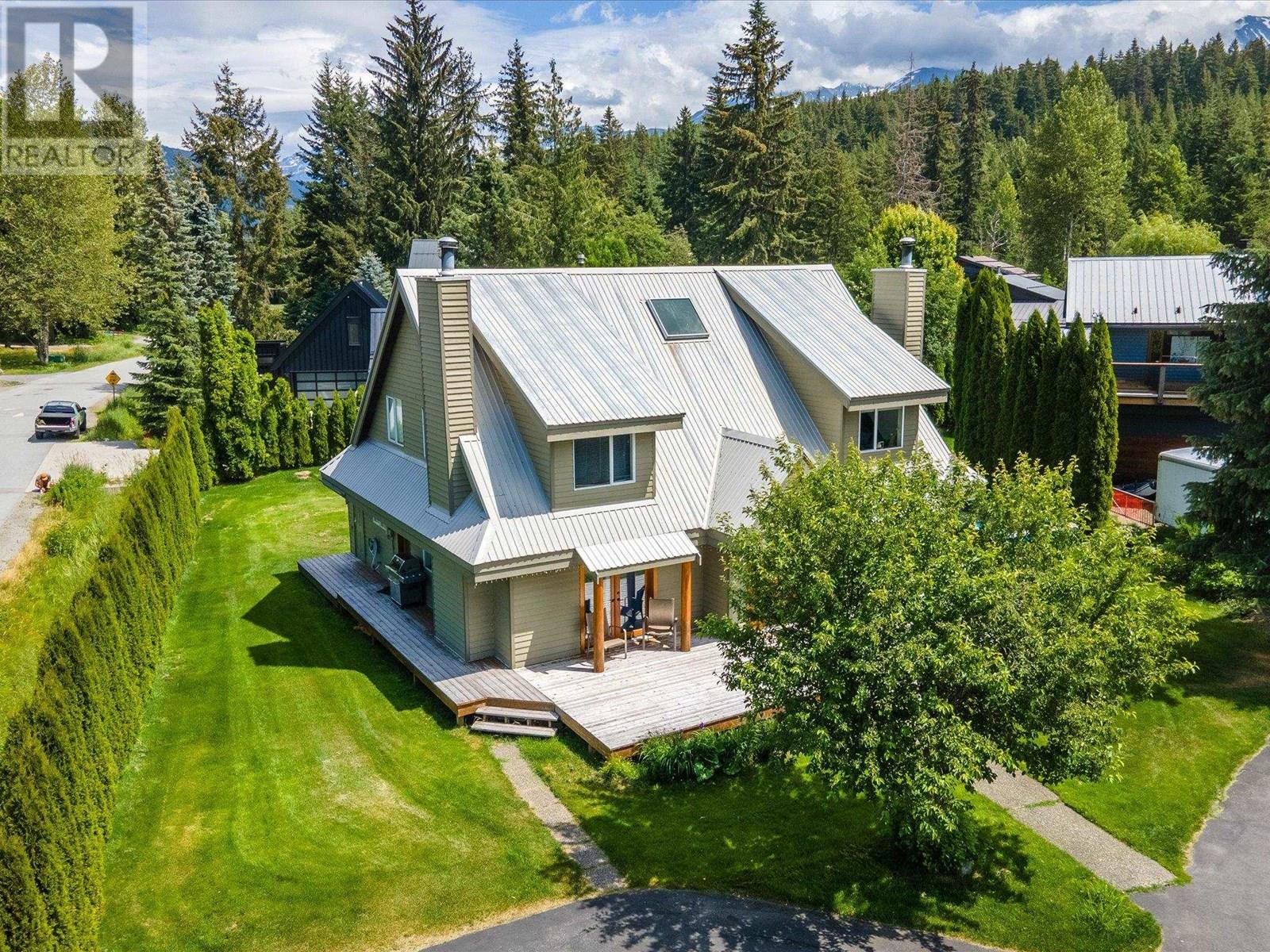 6436 Toad Hollow, Whistler, British Columbia  V8E 0C5 - Photo 2 - R2989960