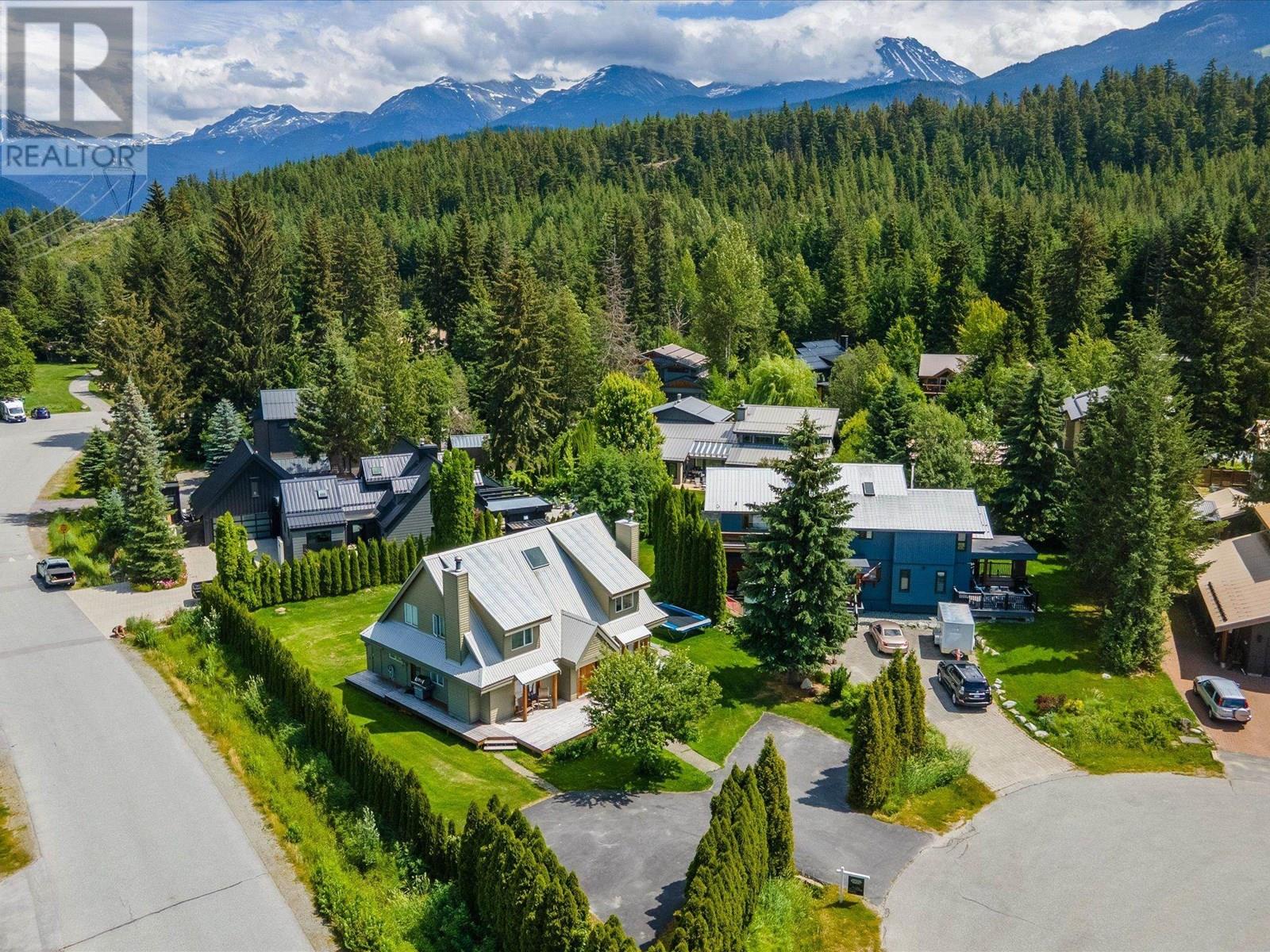 6436 Toad Hollow, Whistler, British Columbia  V8E 0C5 - Photo 3 - R2989960