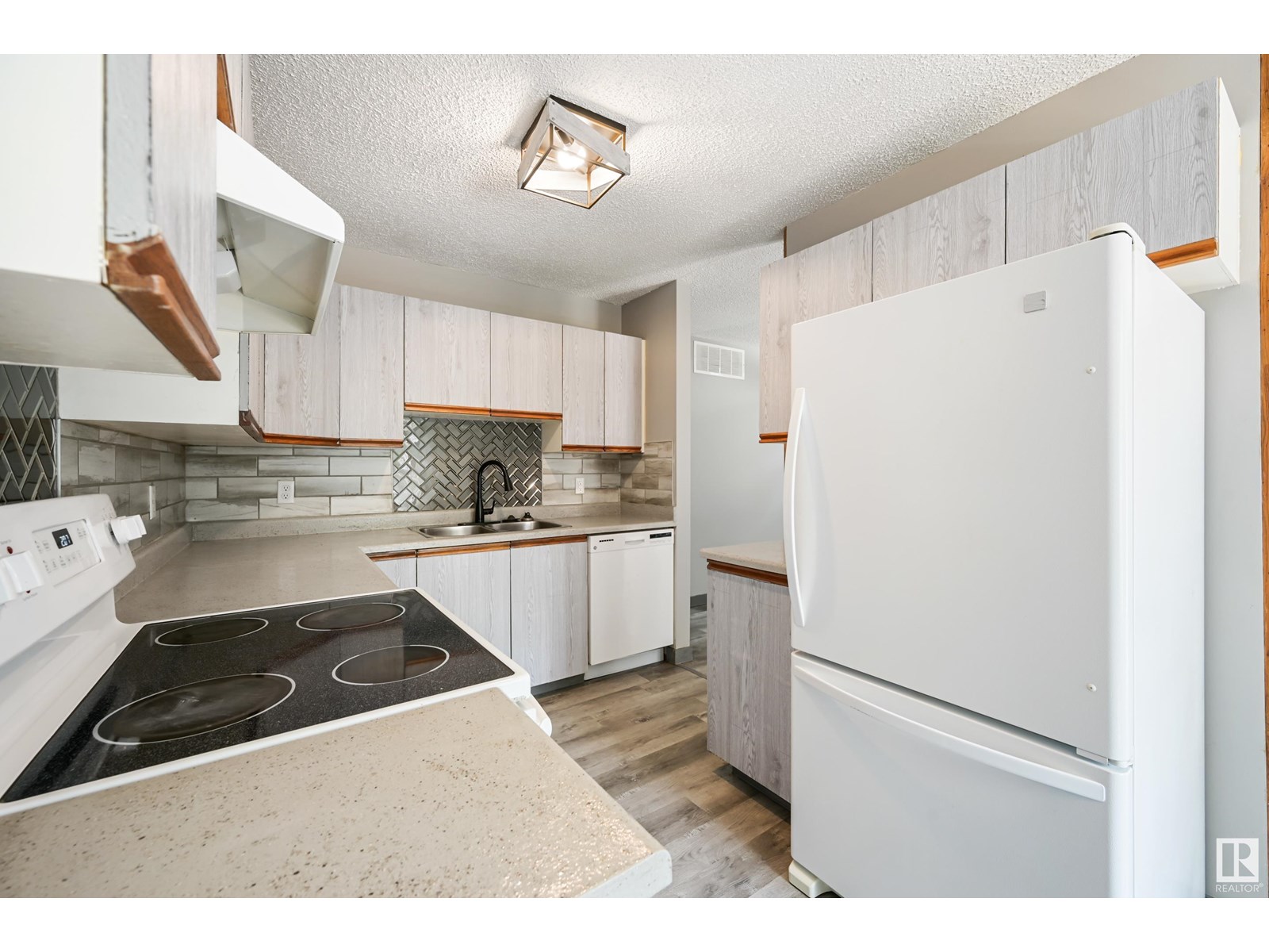 4405 Pleasantview Dr, High Prairie, Alberta  T0G 1E0 - Photo 18 - E4446009