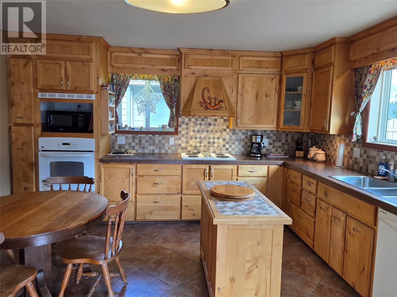 Property at 309 2nd Avenue image 5