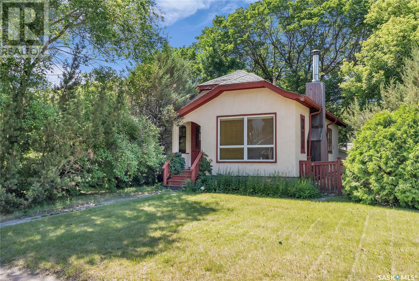 Property at 1709 E AVENUE N image 1