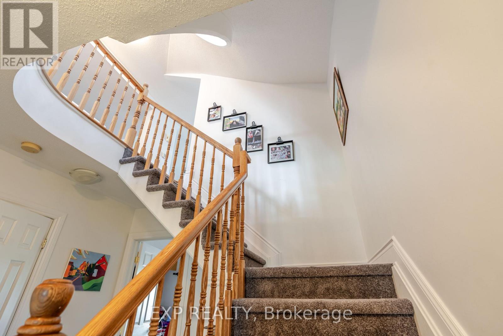 Property at 97 CASTLE GLEN CRESCENT image 2