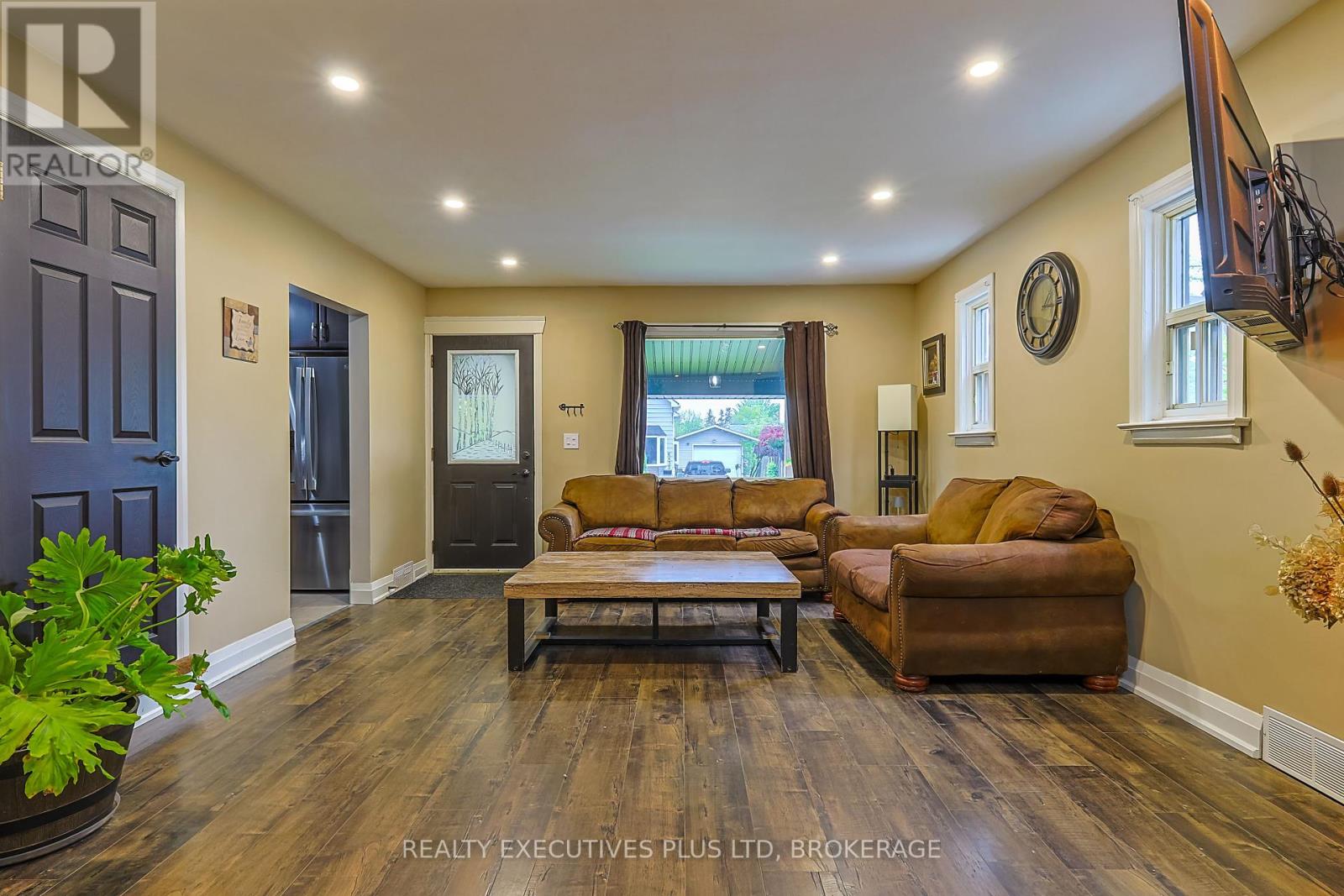 6435 Taylor Street, Niagara Falls, Ontario  L2G 2E9 - Photo 15 - X12264389