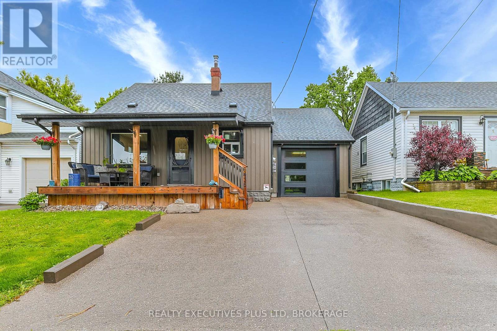 6435 Taylor Street, Niagara Falls, Ontario  L2G 2E9 - Photo 2 - X12264389