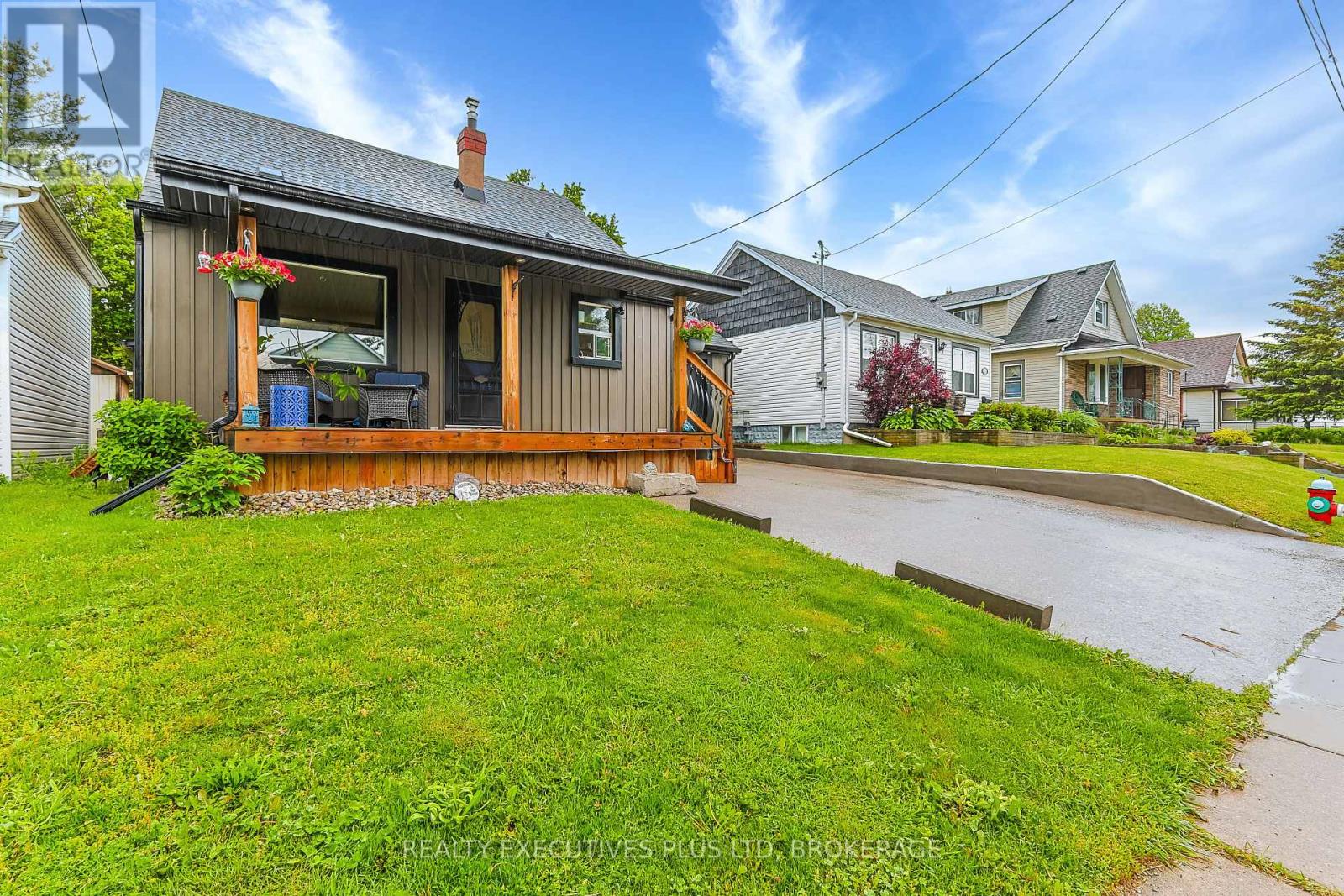 6435 Taylor Street, Niagara Falls, Ontario  L2G 2E9 - Photo 3 - X12264389