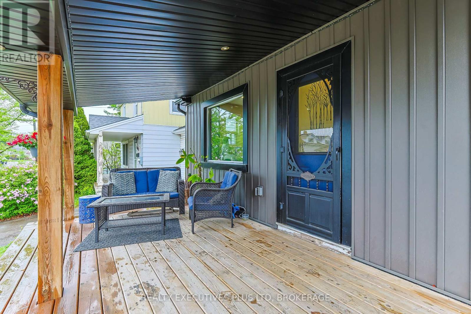 6435 Taylor Street, Niagara Falls, Ontario  L2G 2E9 - Photo 4 - X12264389