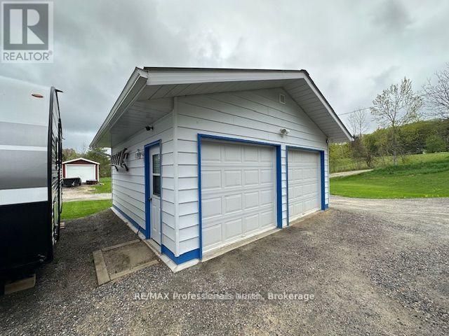 1027 Current Trail, Minden Hills, Ontario  K0M 2K0 - Photo 2 - X12264446