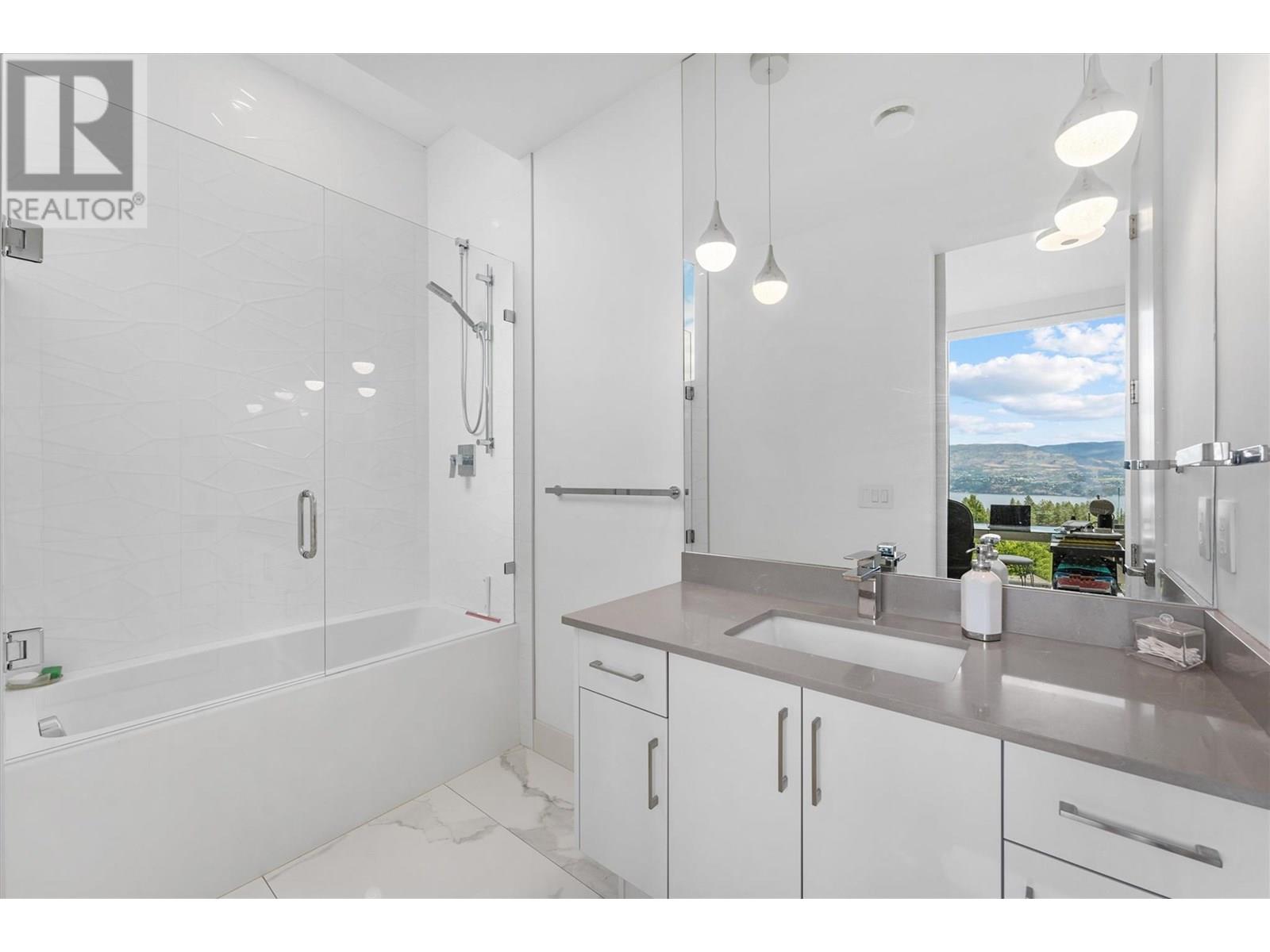 Property at 449 Swan Drive image 3
