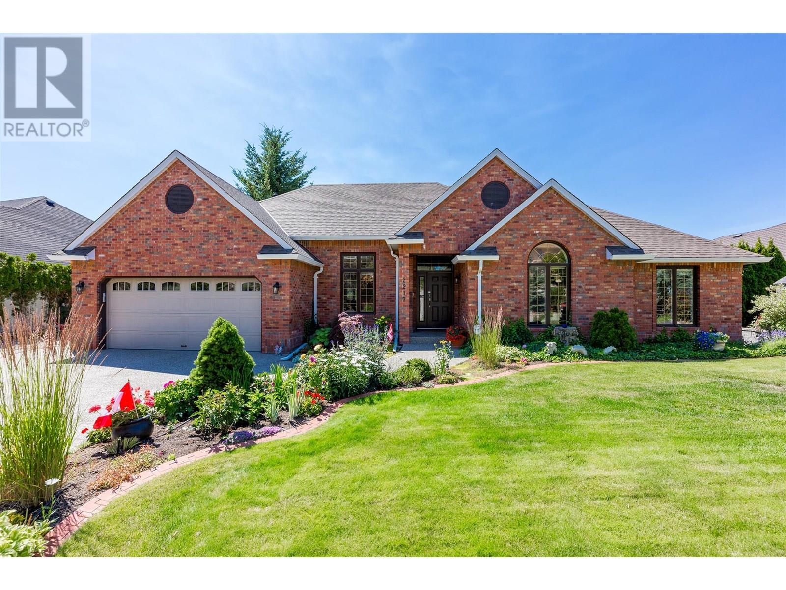2217 Breckenridge Court, Kelowna, British Columbia