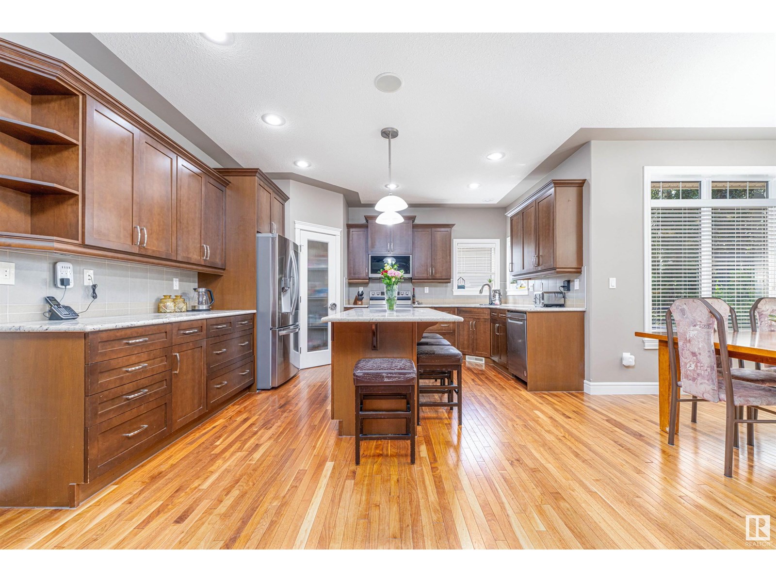 Property at 86 OAK VISTA DR image 1