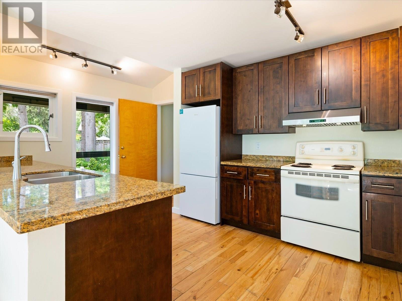 6400 Easy Street, Whistler, British Columbia  V8E 0C5 - Photo 14 - R3023308
