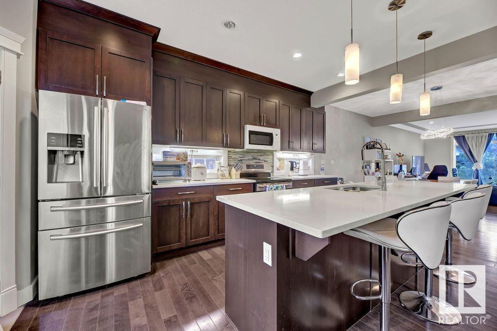 Property at 10806 72 AV NW image 4