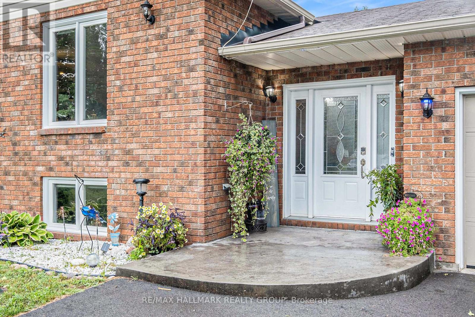 Property at 65 BEAVER LANE image 3