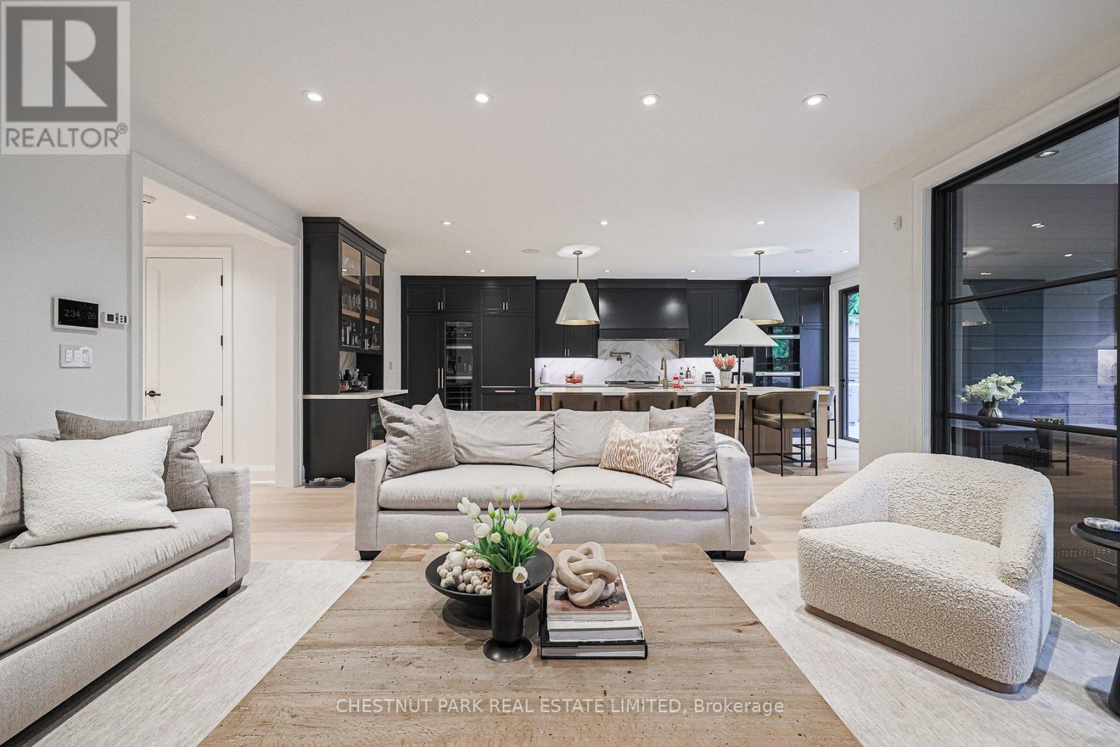142 Buckingham Avenue, Toronto, Ontario  M4N 1R6 - Photo 10 - C12264499
