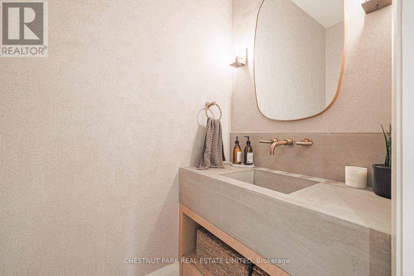 142 Buckingham Avenue, Toronto, Ontario  M4N 1R6 - Photo 25 - C12264499