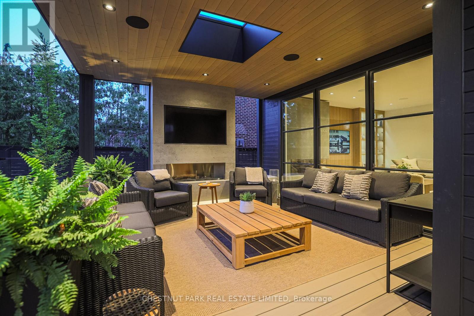 Property at 142 BUCKINGHAM AVENUE image 4