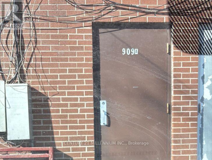 909a Danforth Avenue, Toronto, Ontario  M4J 1L8 - Photo 12 - E12264337