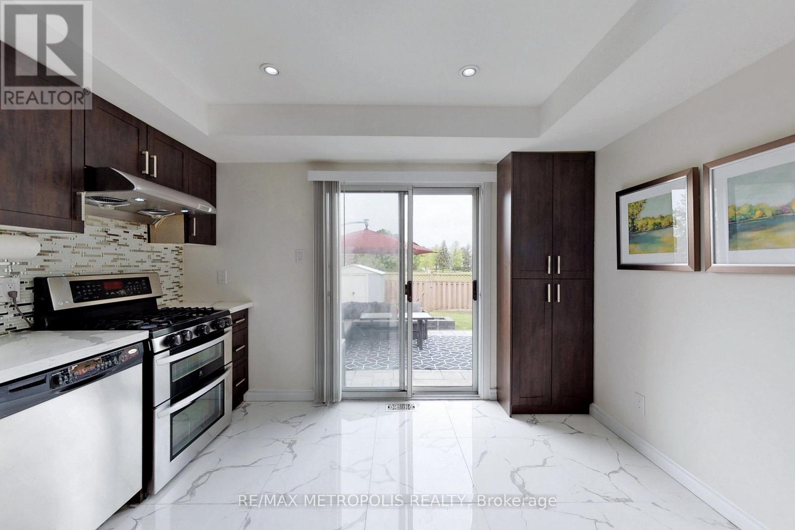 Upper - 42 Grantown Avenue, Toronto, Ontario  M1C 3R9 - Photo 10 - E12264521
