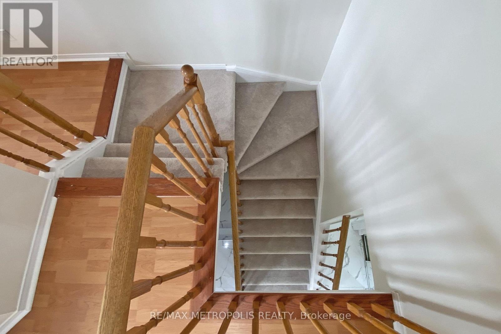 Upper - 42 Grantown Avenue, Toronto, Ontario  M1C 3R9 - Photo 19 - E12264521