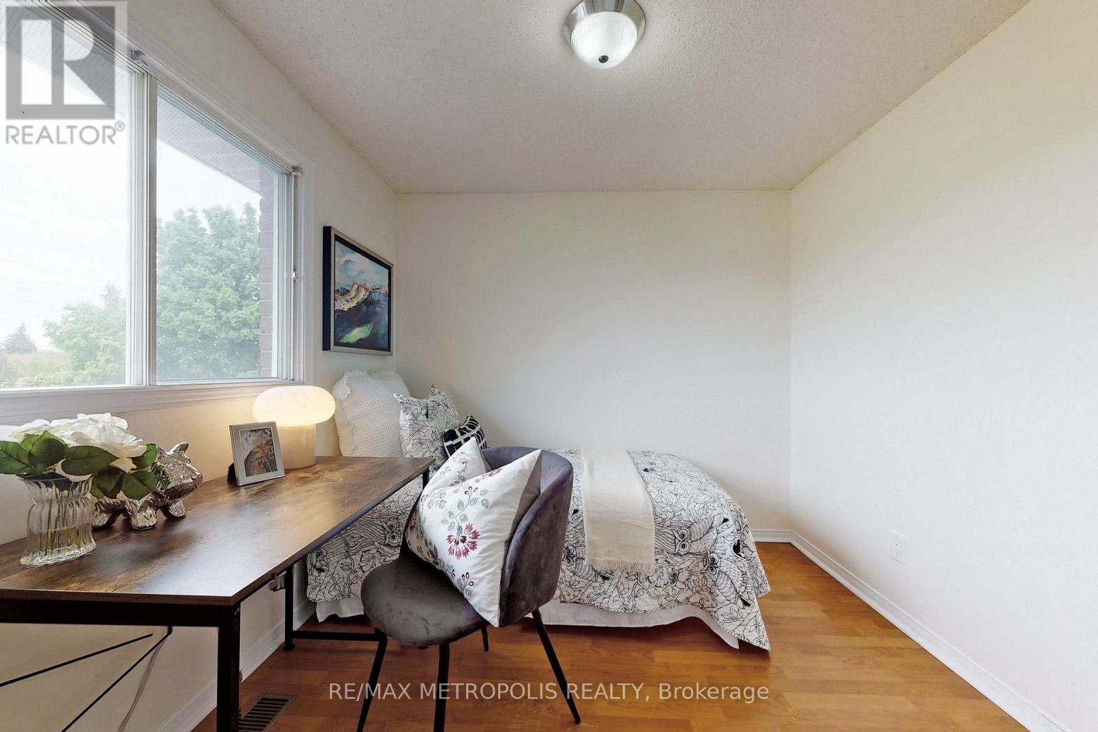 Upper - 42 Grantown Avenue, Toronto, Ontario  M1C 3R9 - Photo 28 - E12264521