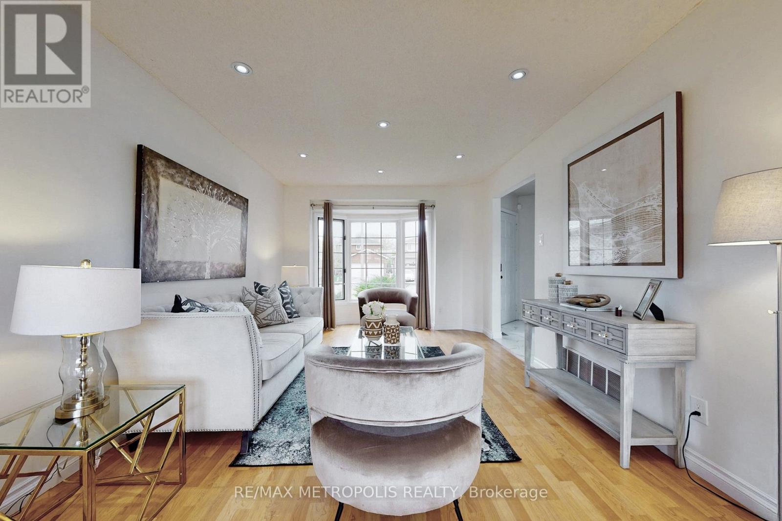 Upper - 42 Grantown Avenue, Toronto, Ontario  M1C 3R9 - Photo 3 - E12264521