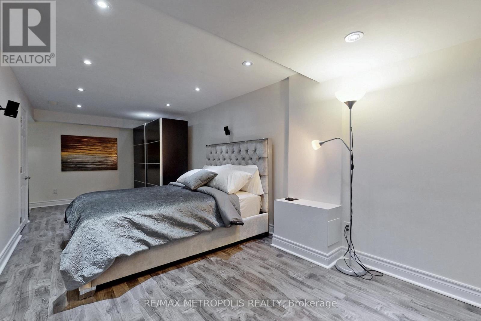 Upper - 42 Grantown Avenue, Toronto, Ontario  M1C 3R9 - Photo 34 - E12264521