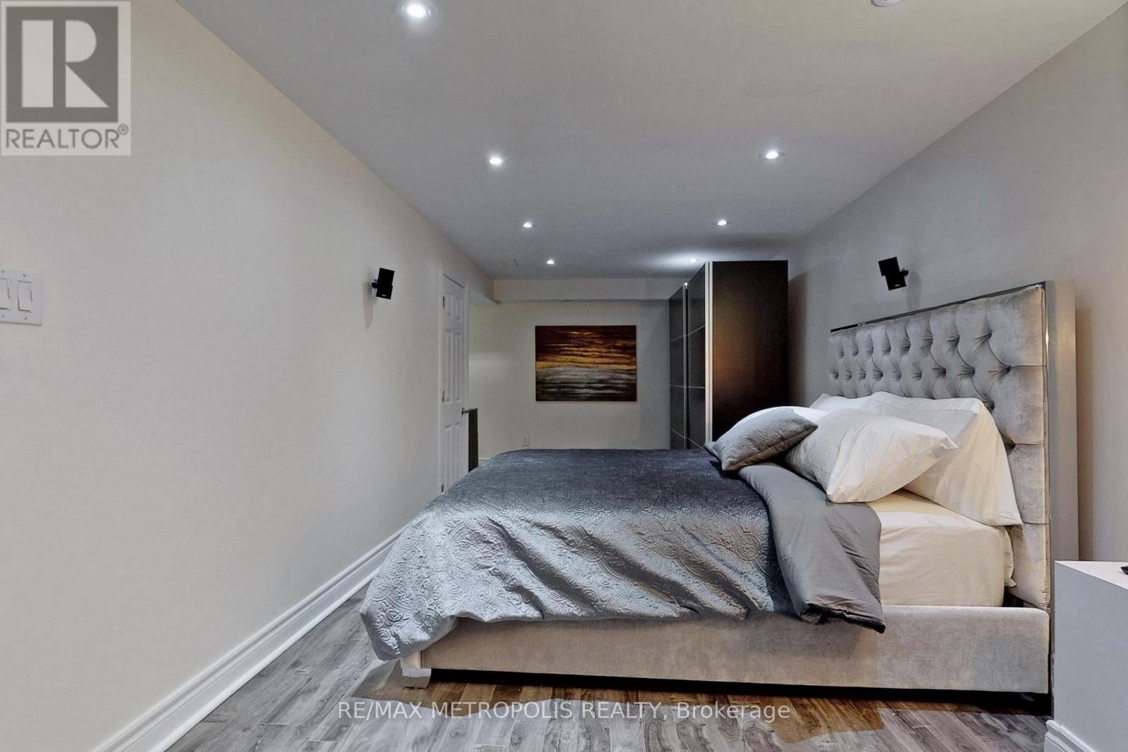 Upper - 42 Grantown Avenue, Toronto, Ontario  M1C 3R9 - Photo 35 - E12264521