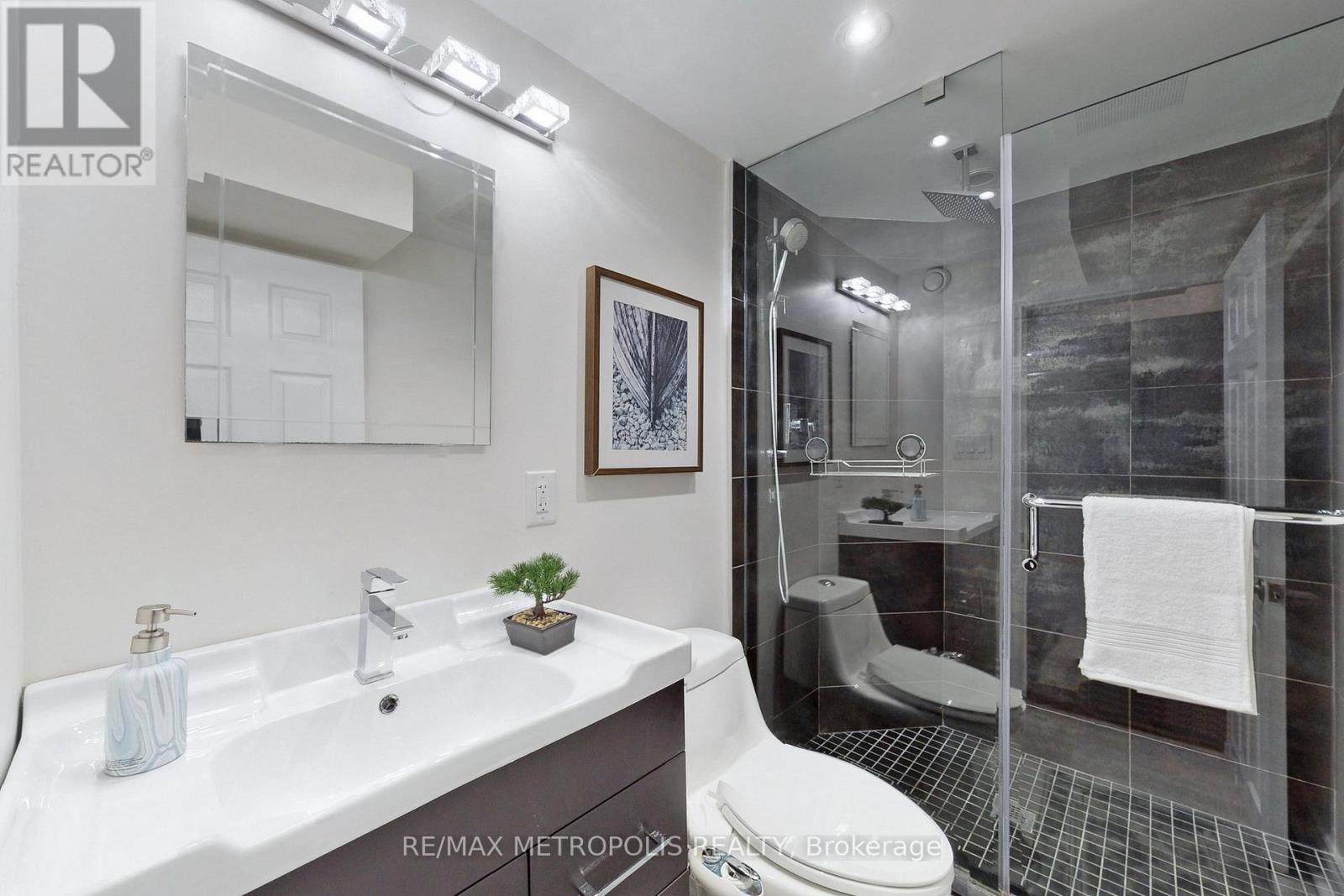 Upper - 42 Grantown Avenue, Toronto, Ontario  M1C 3R9 - Photo 37 - E12264521