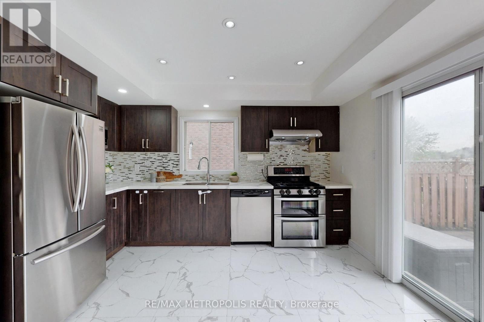 Upper - 42 Grantown Avenue, Toronto, Ontario  M1C 3R9 - Photo 8 - E12264521