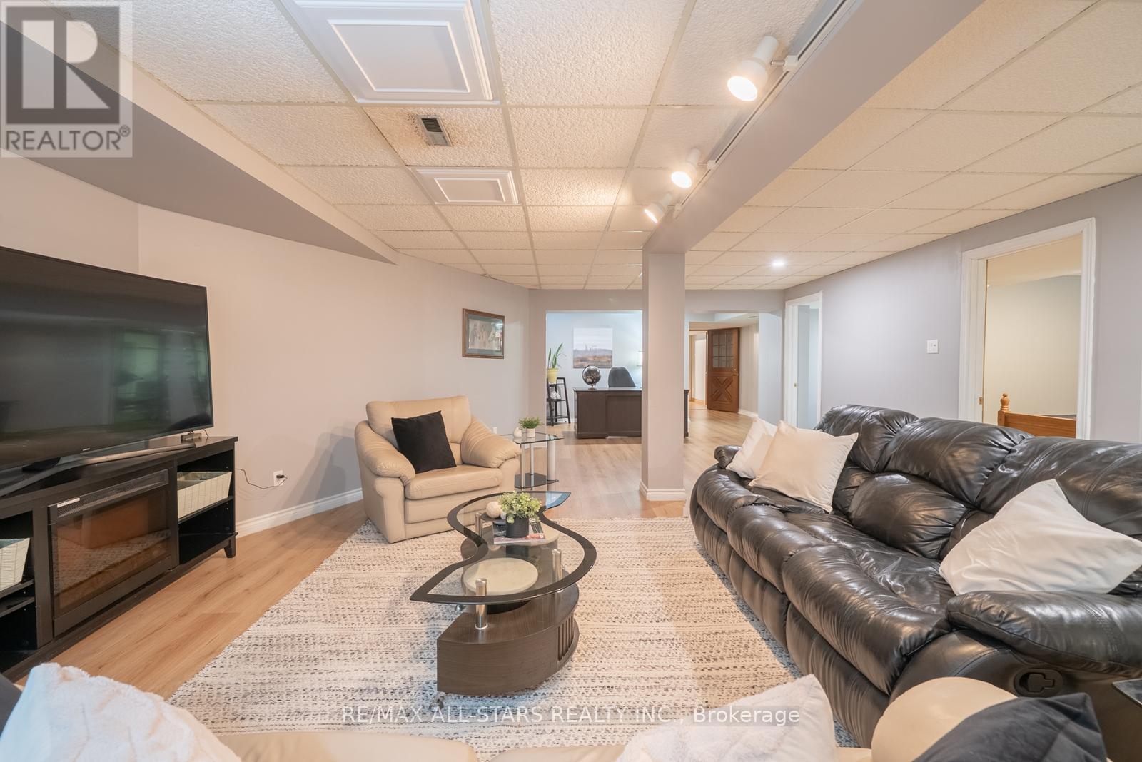 3 Marilyn Avenue, Whitchurch-Stouffville, Ontario  L4A 2C8 - Photo 42 - N12264302
