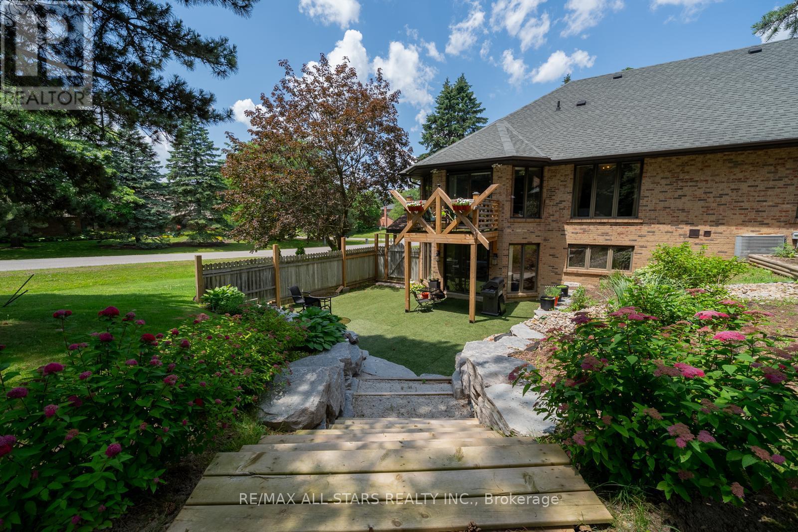 3 Marilyn Avenue, Whitchurch-Stouffville, Ontario  L4A 2C8 - Photo 48 - N12264302