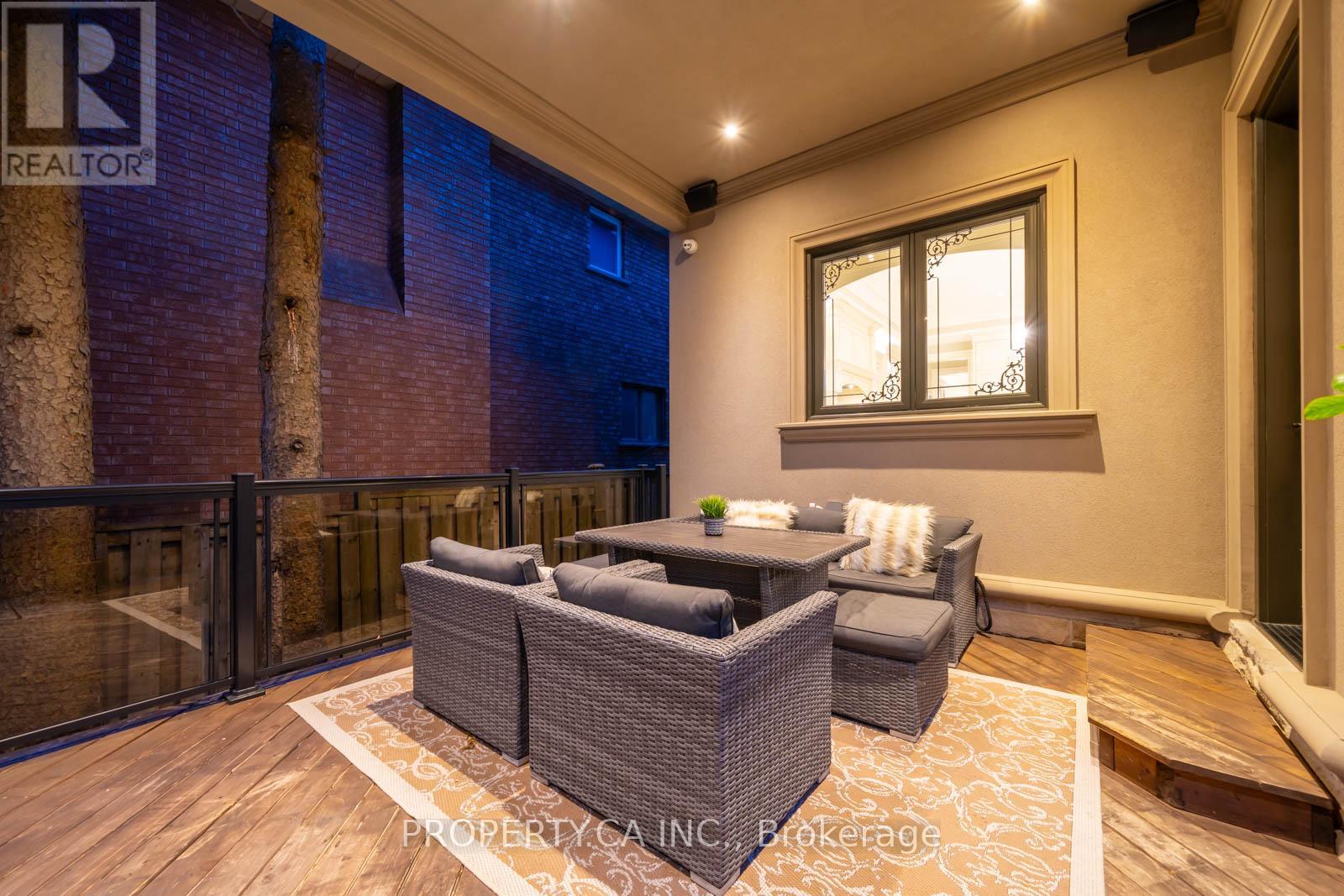 Property at 109 OXFORD STREET image 3