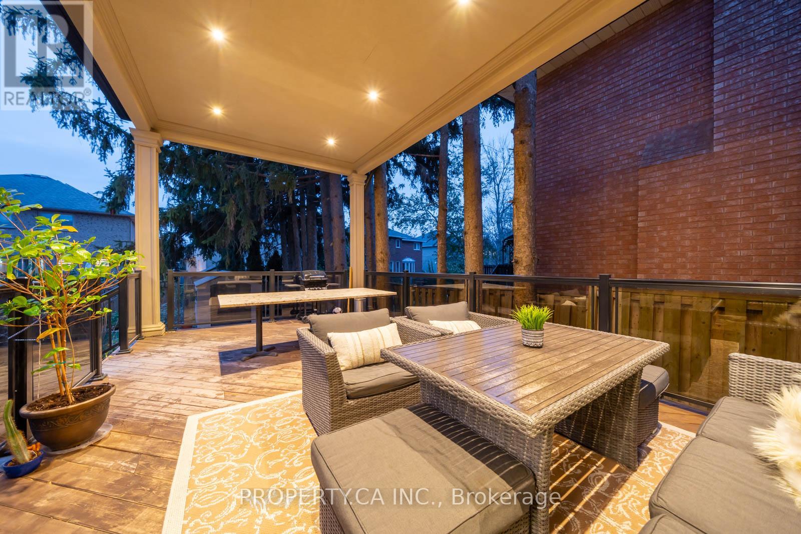 Property at 109 OXFORD STREET image 4