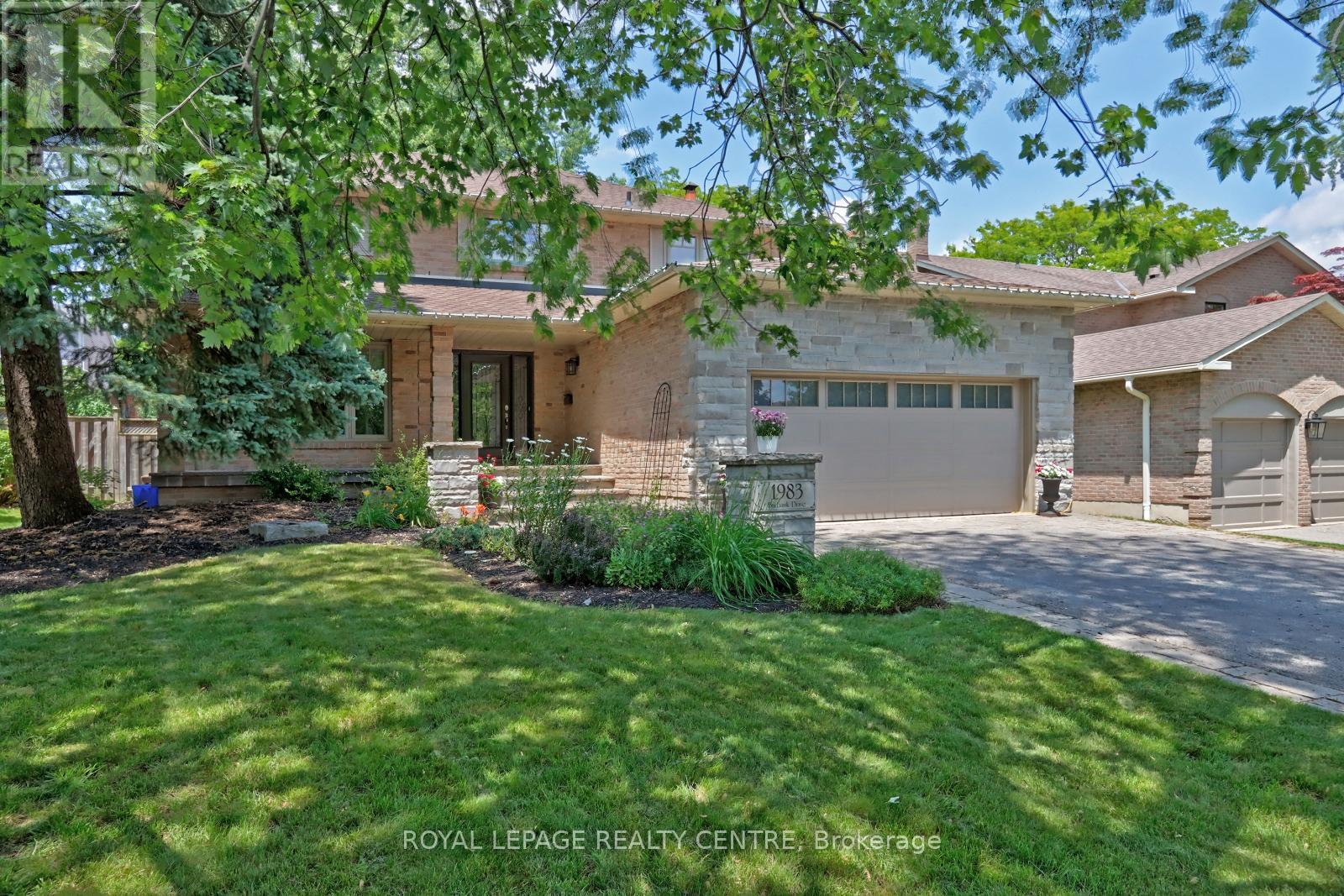 Property at 1983 BURBANK DRIVE image 2