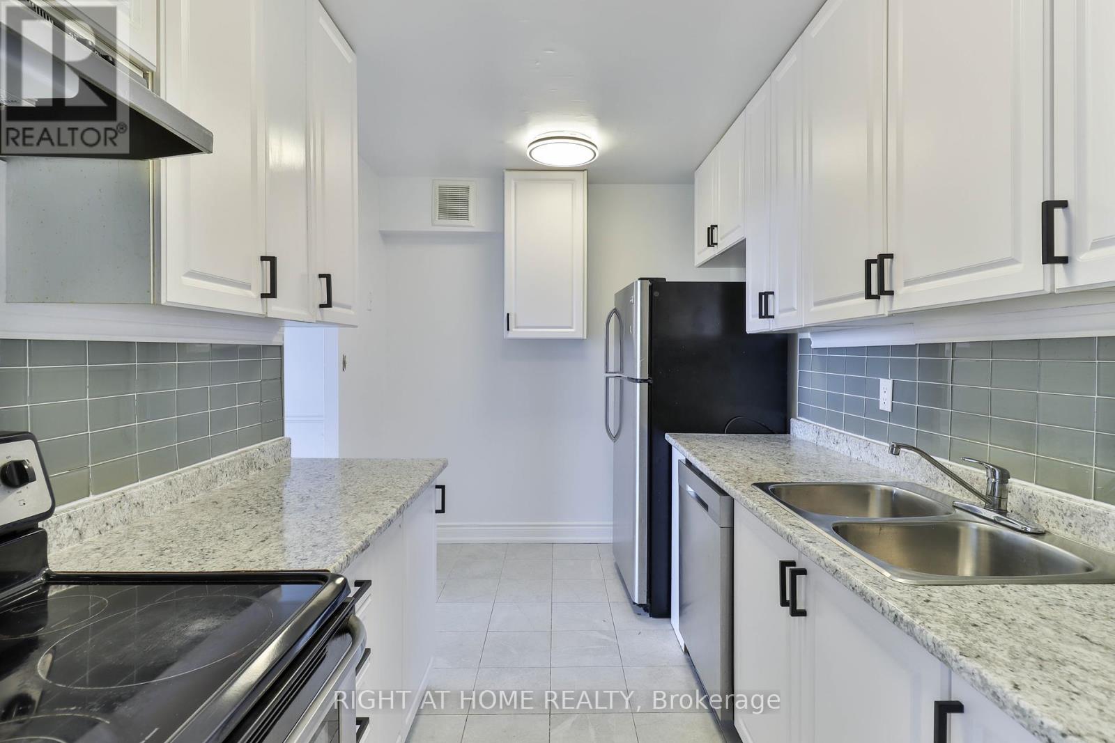 909 - 335 Driftwood Avenue, Toronto (Black Creek), Ontario  M3N 2P3 - Photo 29 - W12264366