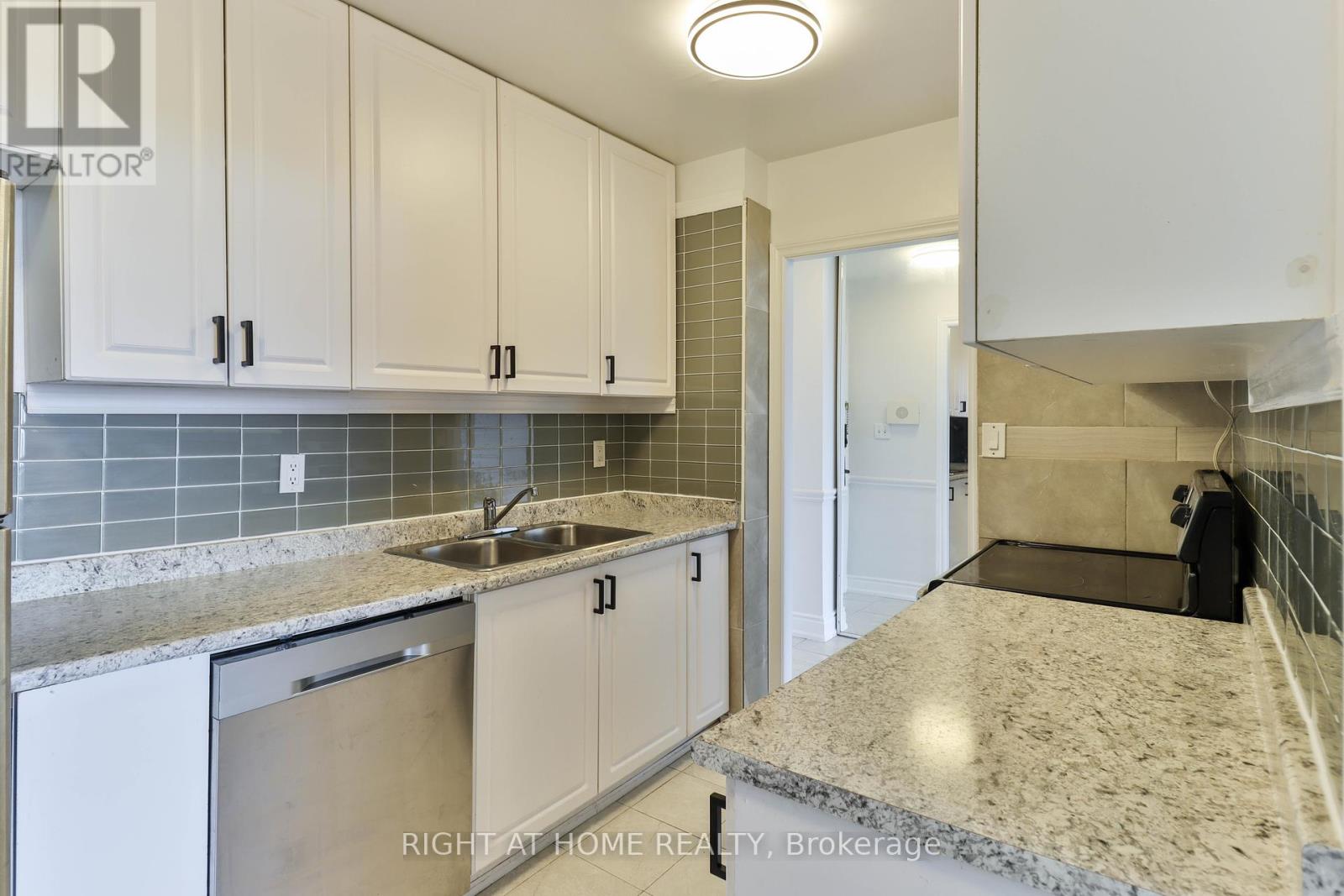 909 - 335 Driftwood Avenue, Toronto (Black Creek), Ontario  M3N 2P3 - Photo 31 - W12264366