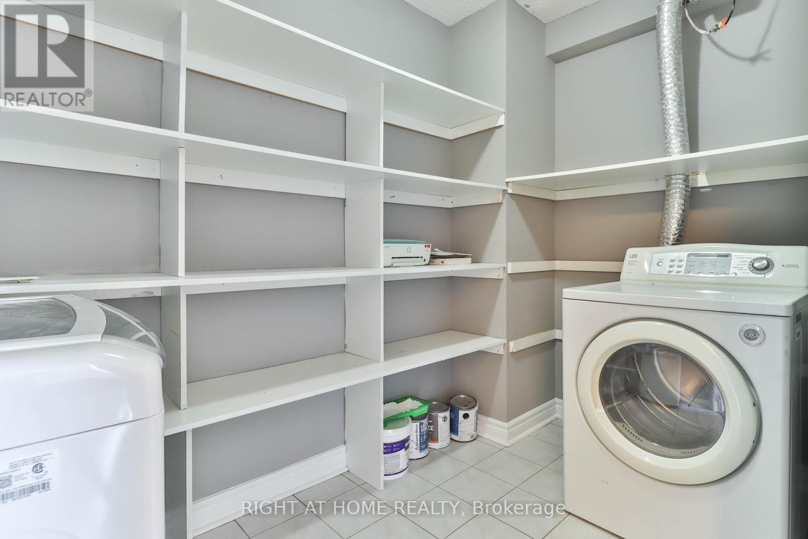 909 - 335 Driftwood Avenue, Toronto (Black Creek), Ontario  M3N 2P3 - Photo 36 - W12264366