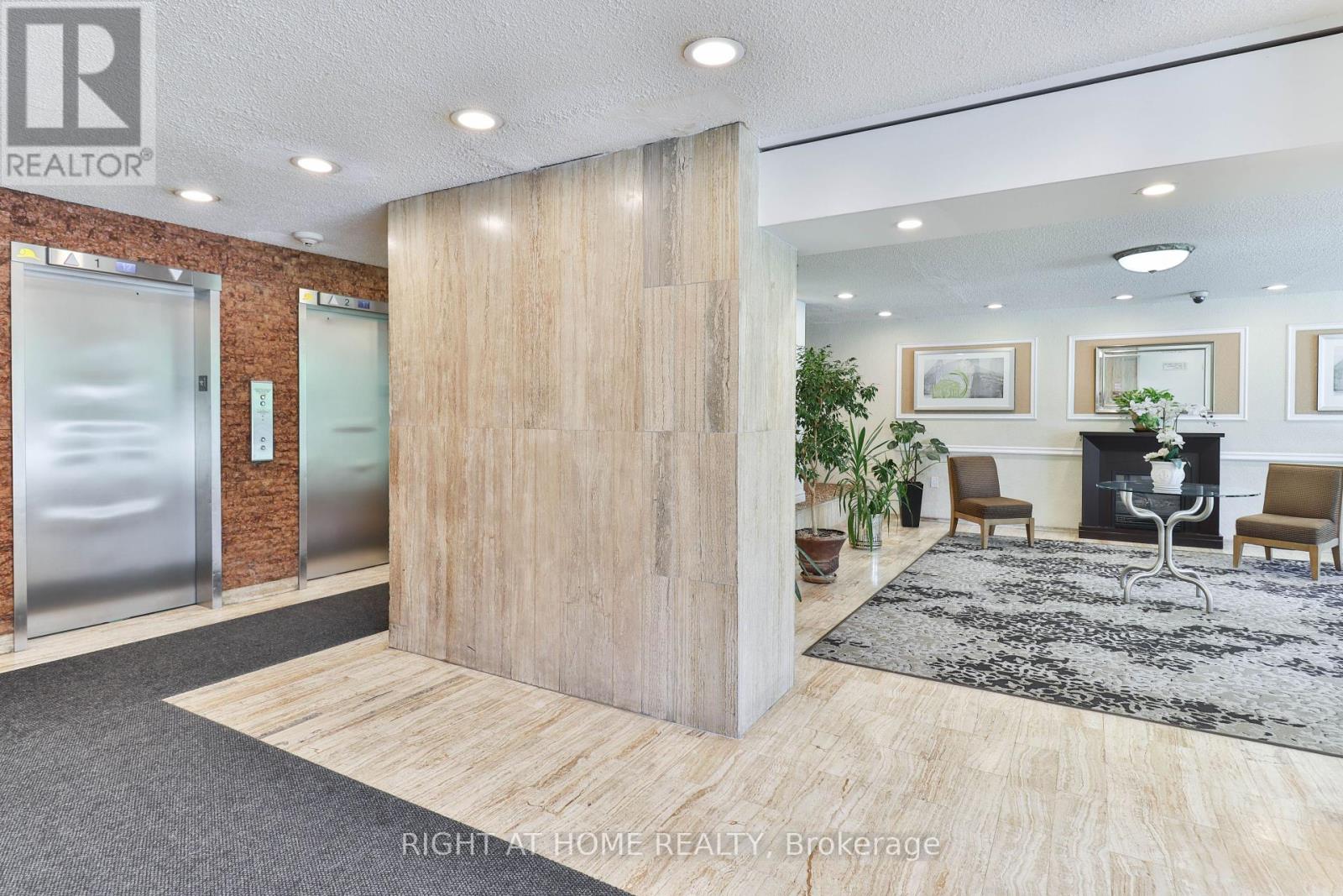 909 - 335 Driftwood Avenue, Toronto (Black Creek), Ontario  M3N 2P3 - Photo 4 - W12264366